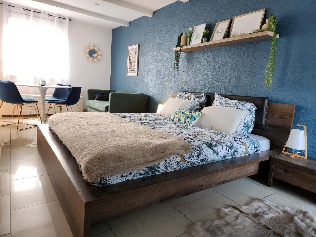 Suite 2 Lits Auberge Du Manala Hotel 24 24 Proche Basel Saint-Louis  Bagian luar foto