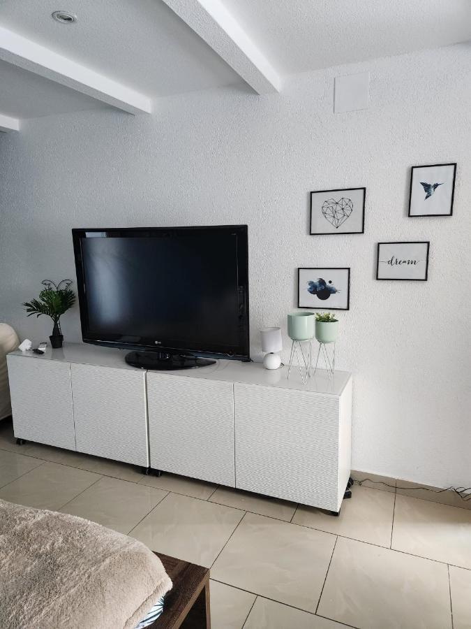 Suite 2 Lits Auberge Du Manala Hotel 24 24 Proche Basel Saint-Louis  Bagian luar foto