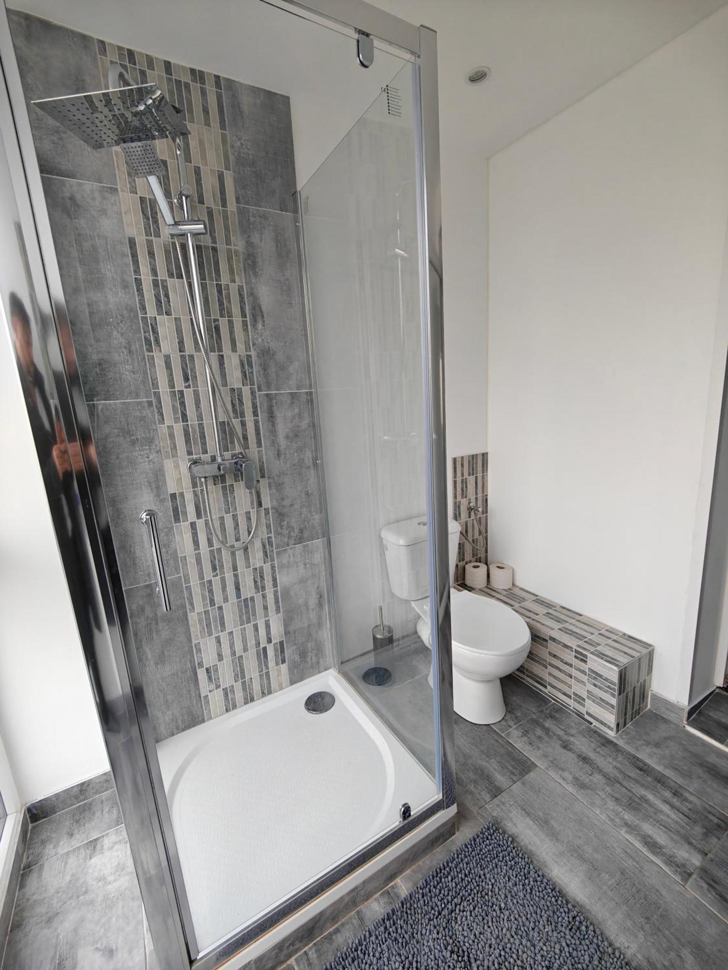 Suite 2 Lits Auberge Du Manala Hotel 24 24 Proche Basel Saint-Louis  Bagian luar foto